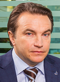 «Если человек сидит в тапках и ничего не делает, это надо менять»
