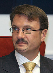 Герман Греф: «Макроэкономическая политика правительства представляется мне вполне адекватной»