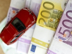 Автосалоны сбрасывают карты