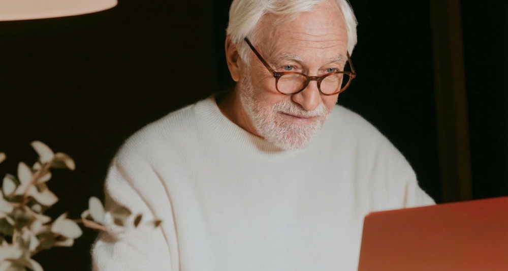 Работа для пенсионеров: как найти вакансии и увеличить доход на пенсии