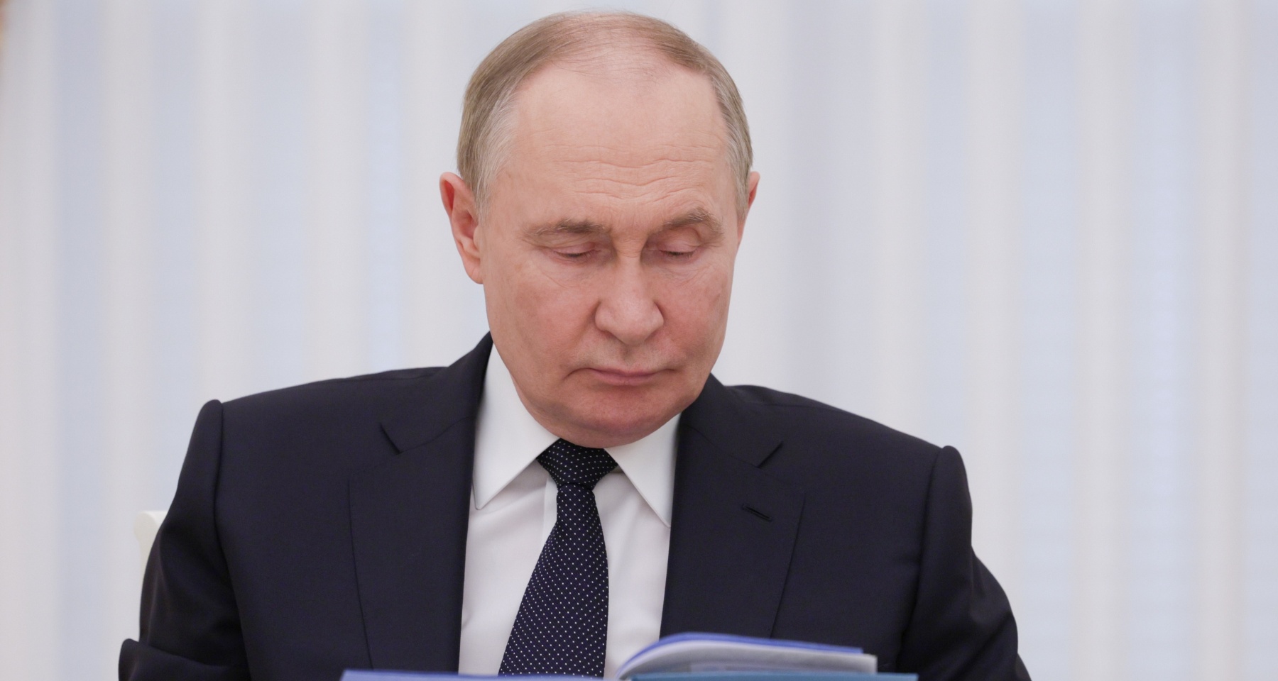 Путин одобрил идею сделать ЕГЭ по истории обязательным