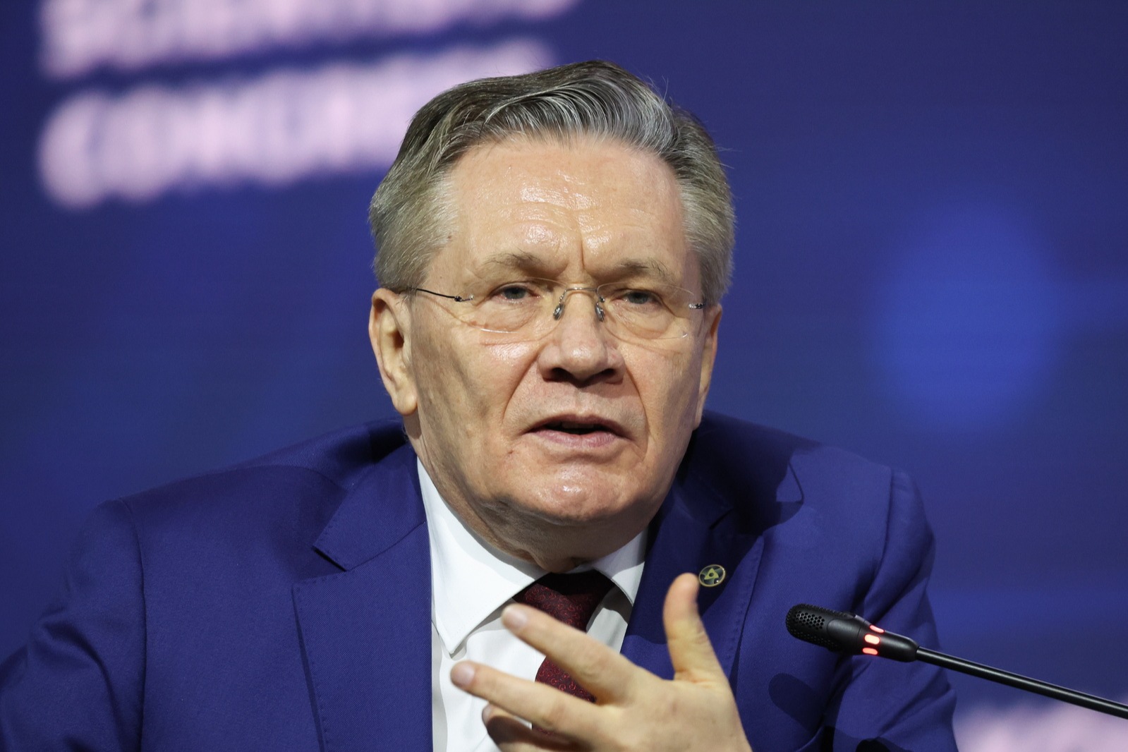 Алексей Лихачев