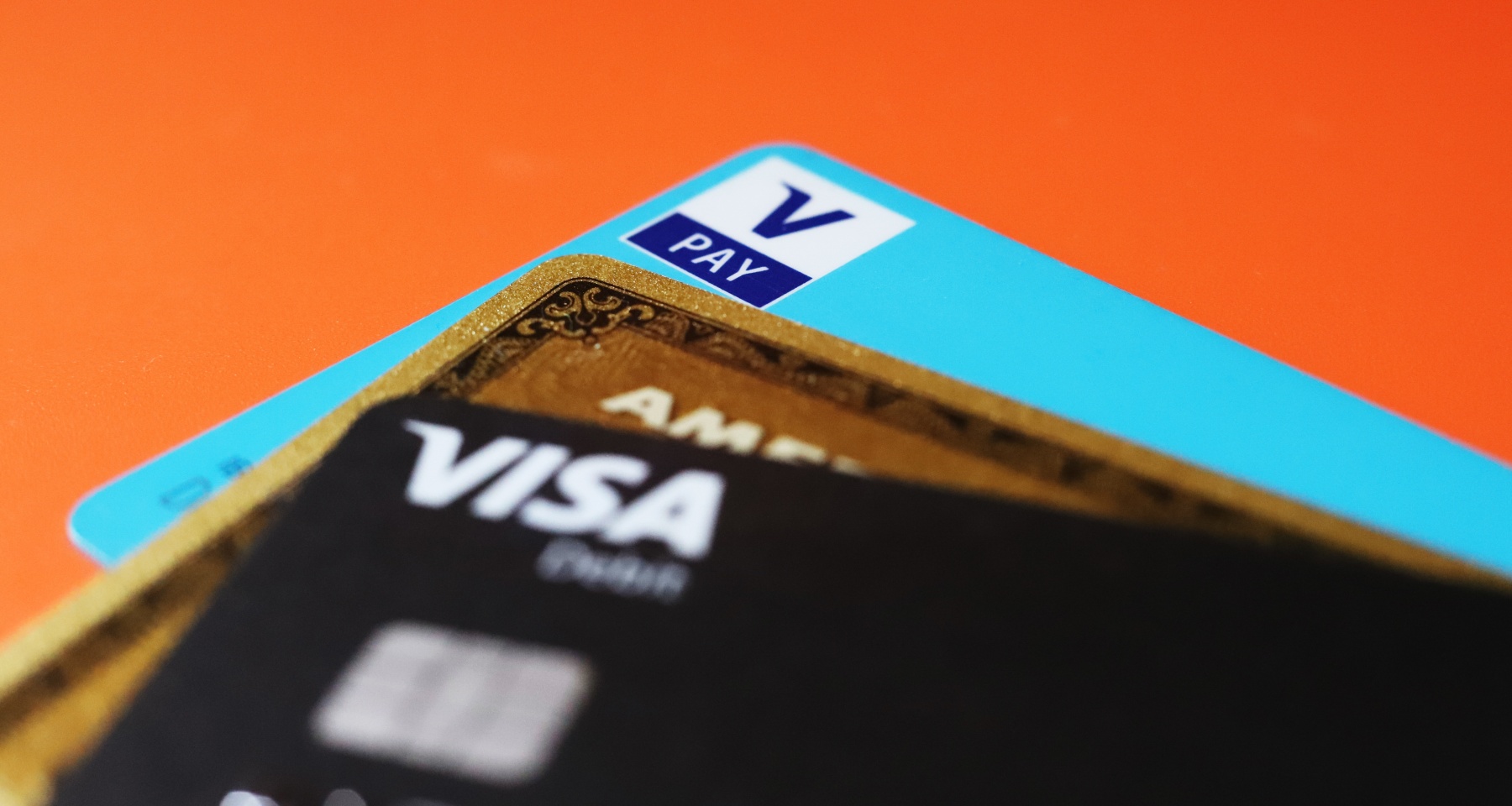 Банки лишают россиян доступа к деньгам, карты Visa и Mastercard прекратят обслуживать. Главное за неделю
