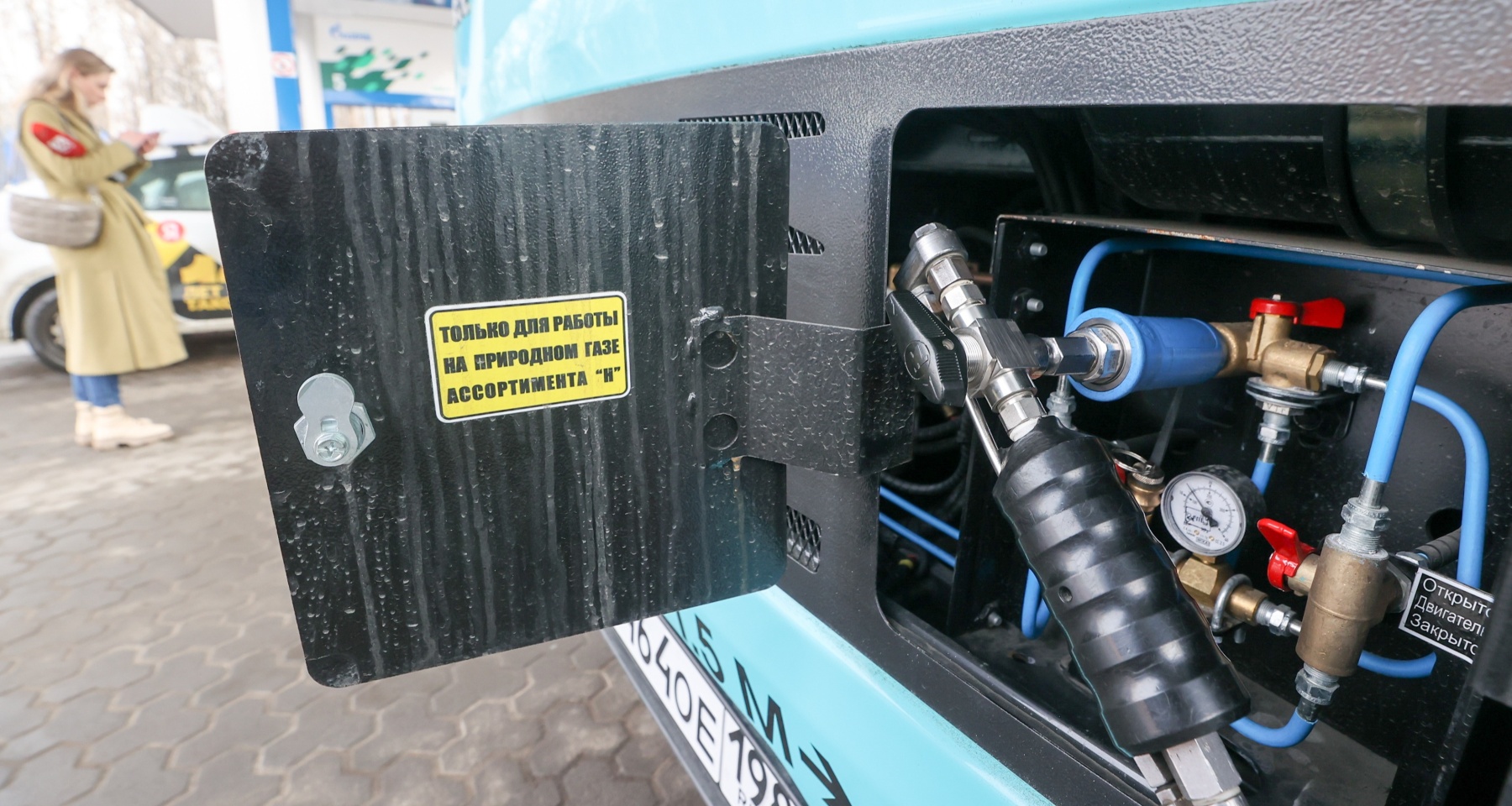 Автомобилям на газе разрешат бесплатный проезд по платным дорогам