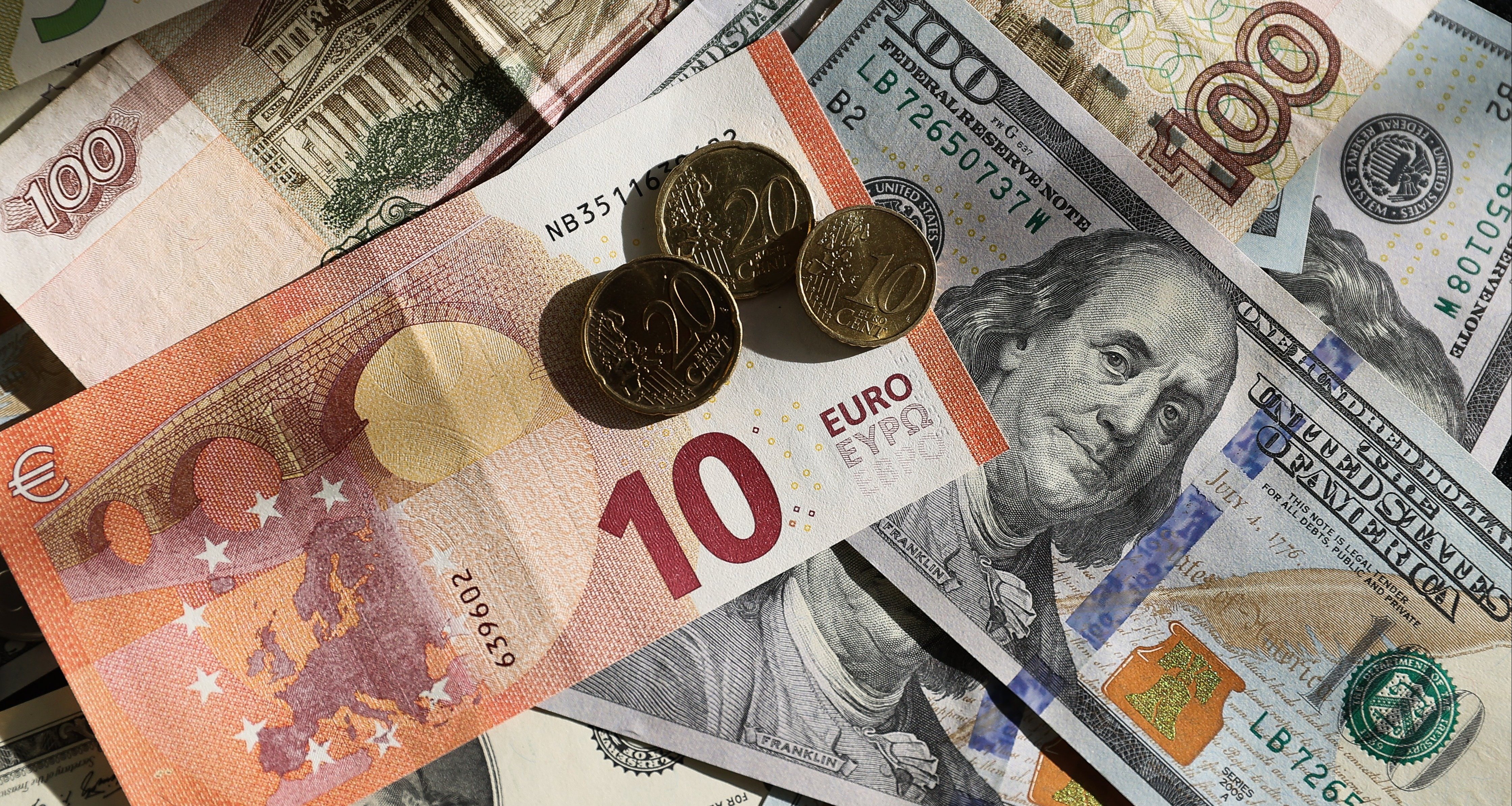 Обмен валют доллар евро. Иностранная валюта. Валюта доллар евро. Иностранная валюта евро. Иностранная валюта в рублях.