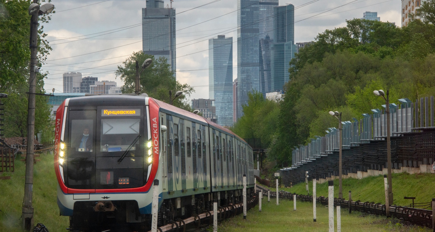 Самая большая квартира в продаже в Москве оказалась в 80 раз больше самой маленькой