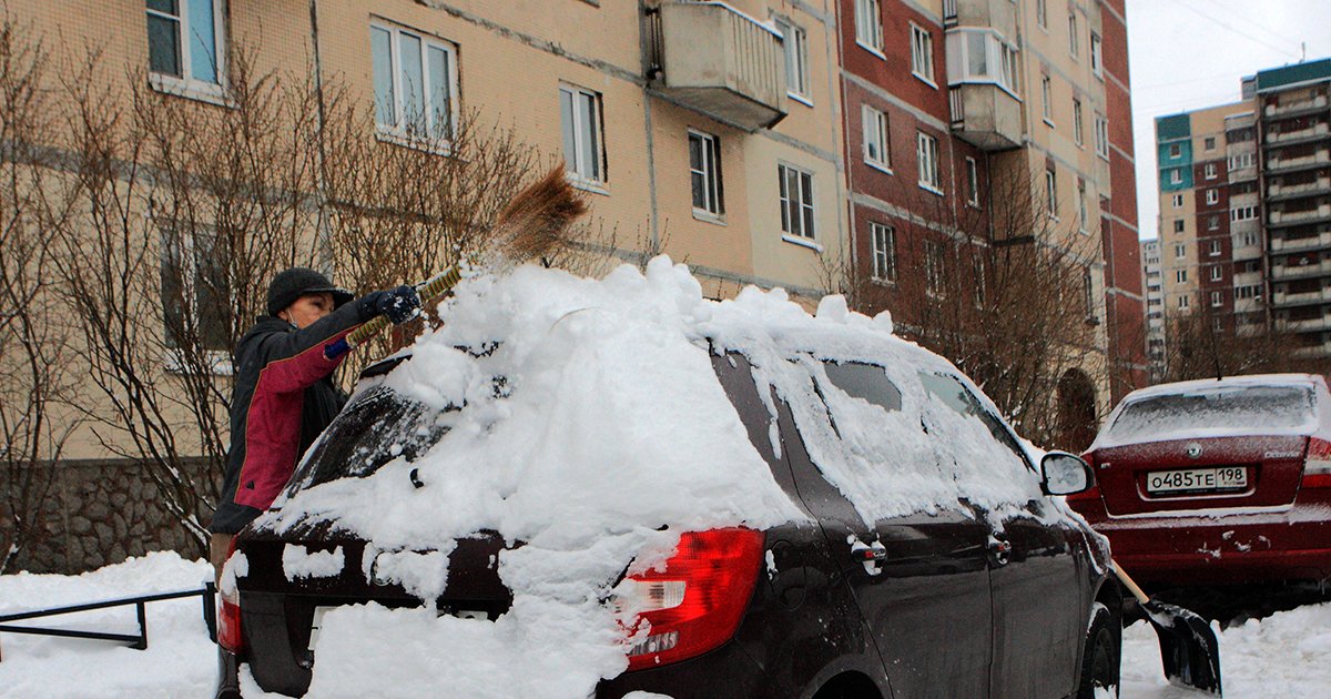 Исследование: средний ущерб для застрахованных автомобилей от упавших с крыш сосулек и снега составляет 126 тыс. рублей