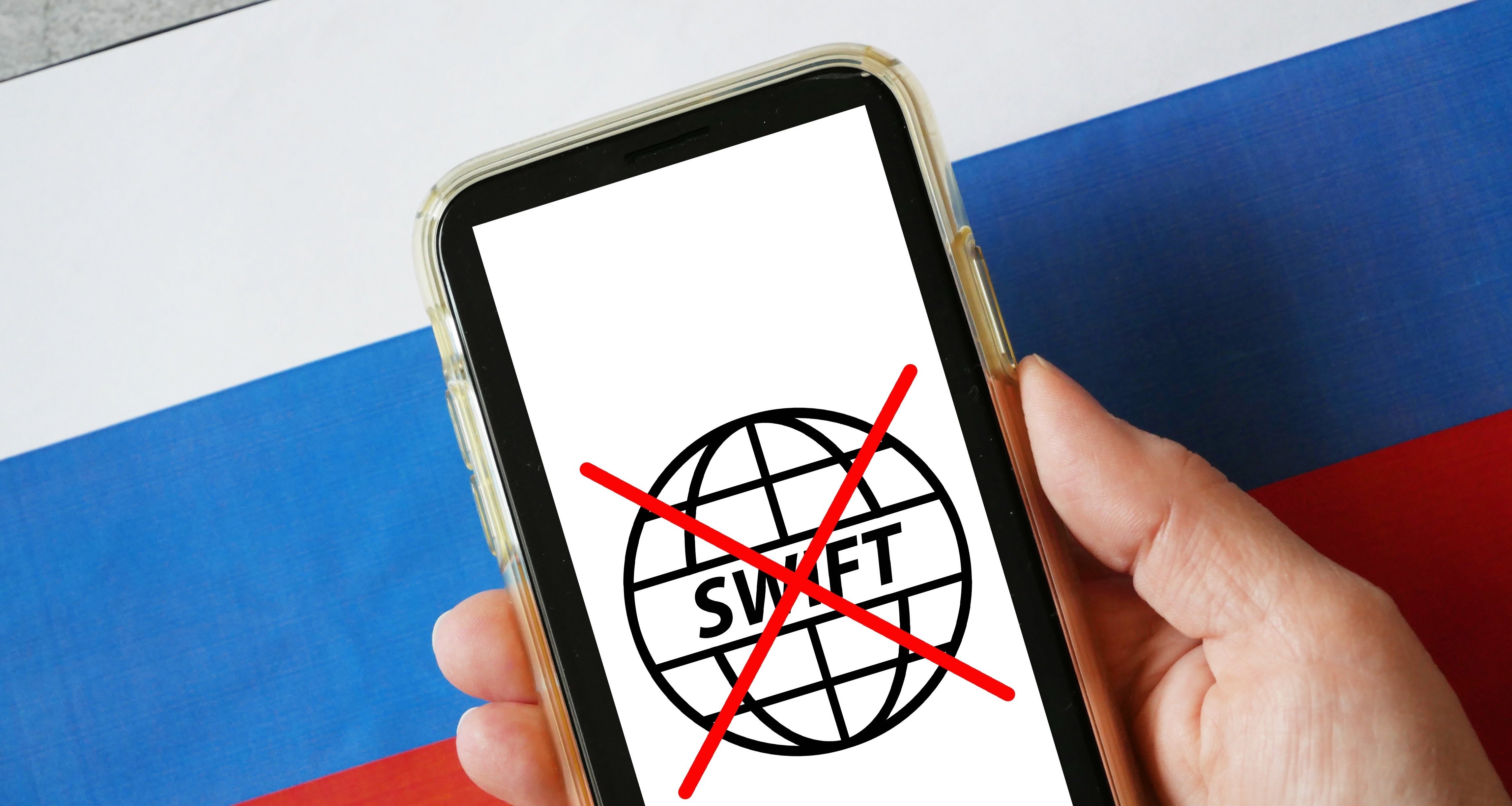 Страны ЕС захотели отключить от SWIFT еще больше российских банков