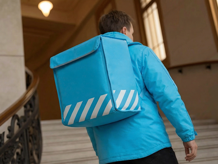 Сколько зарабатывают курьеры в Москве и других регионах России: зарплаты в 2025 году