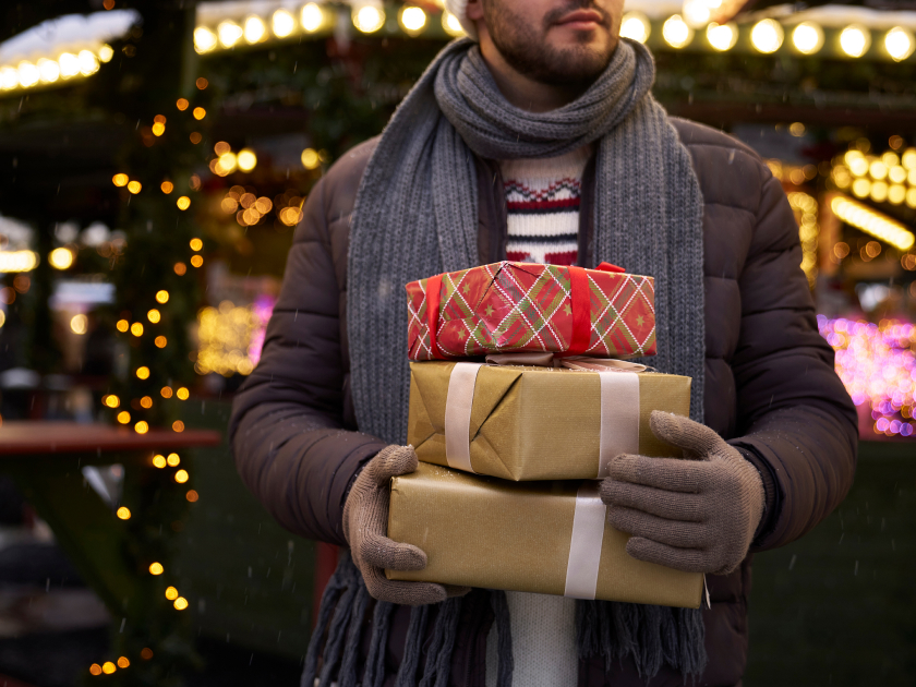 Вопрос дня. Как не потратить все в декабре, встретить Новый год и спокойно дожить до январской зарплаты?