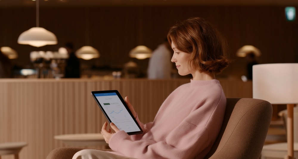 ЦБ снова снизил ключевую ставку — теперь 15%. Сильно ли изменятся ставки по вкладам? Спросили экспертов 