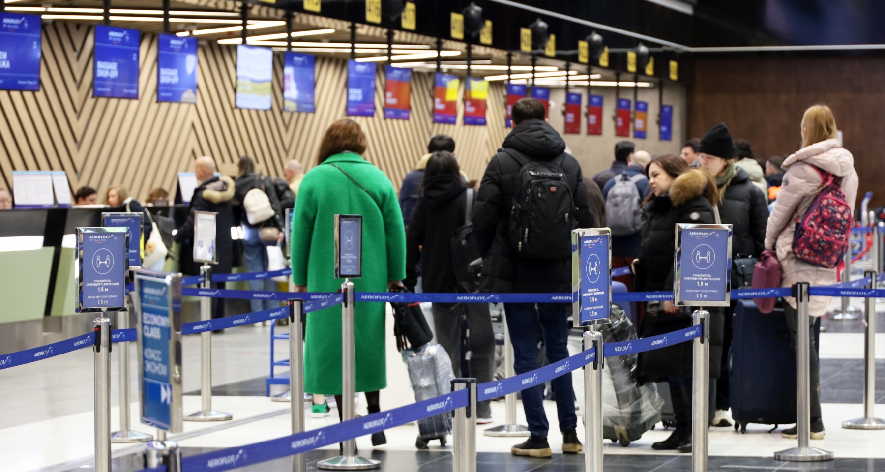 Пассажиров в аэропортах атакуют лжепредставители банков: чего хотят мошенники