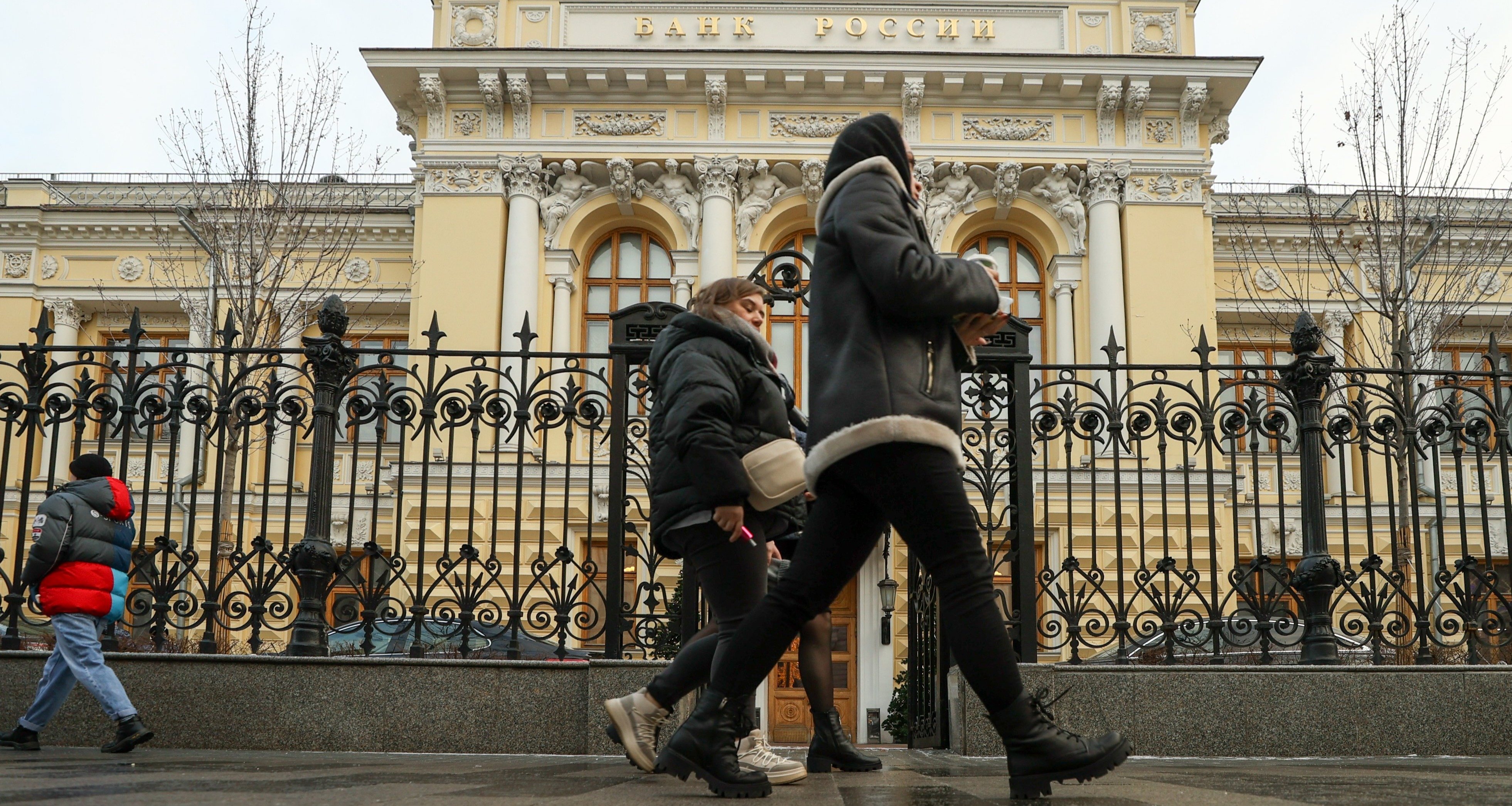 Как ЦБ поступит со ставкой и почему россияне массово скупают жилье. Главное  за неделю 20.01.2024 | Банки.ру