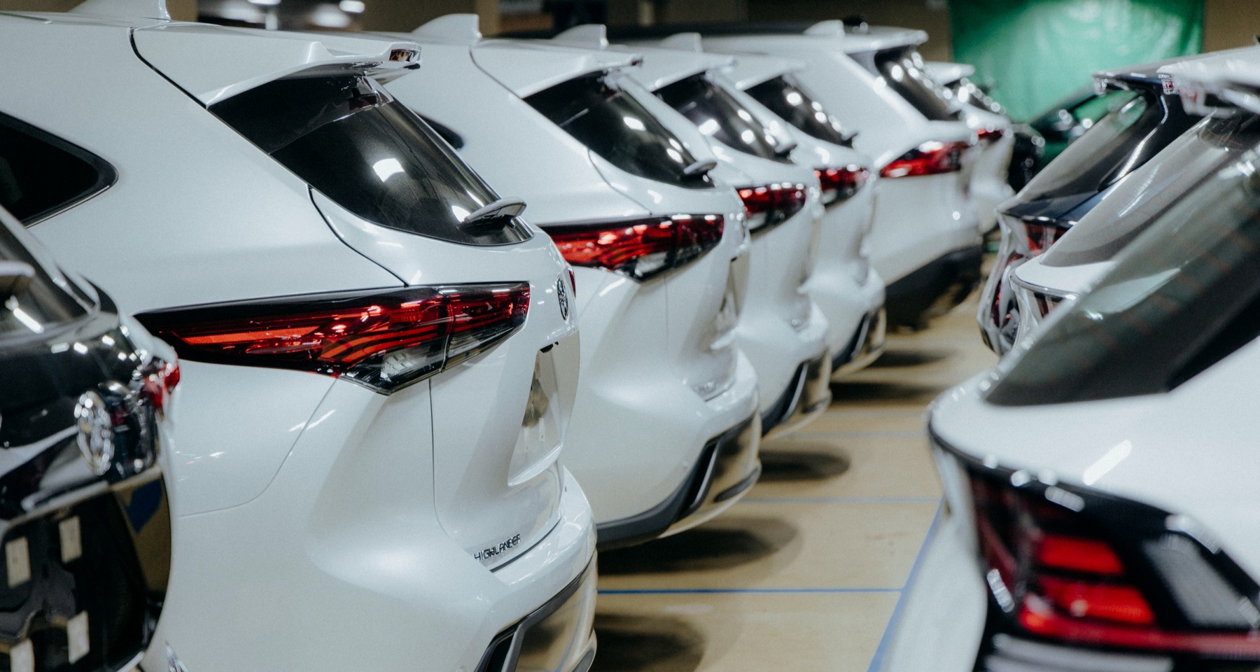 imageJMjjmdkCnlol Средняя премия по годовым полисам ОСАГО и «возраст» автомобилей россиян. Дайджест событий страхования