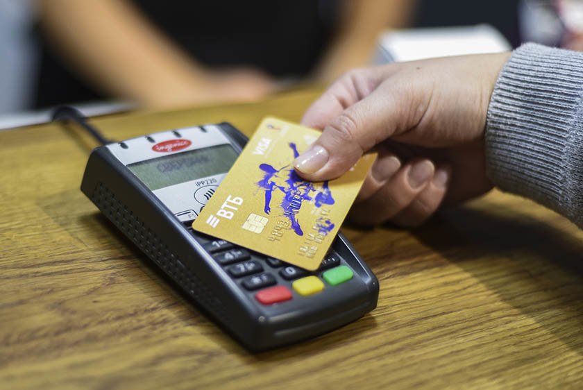 Visa планирует поднять комиссии за оплату картами в супермаркетах в 2022 году