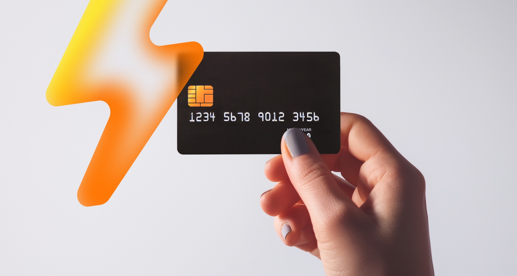 Мошенники массово блокируют банковские карты россиян и вымогают деньги. Как защититься — советы экспертов